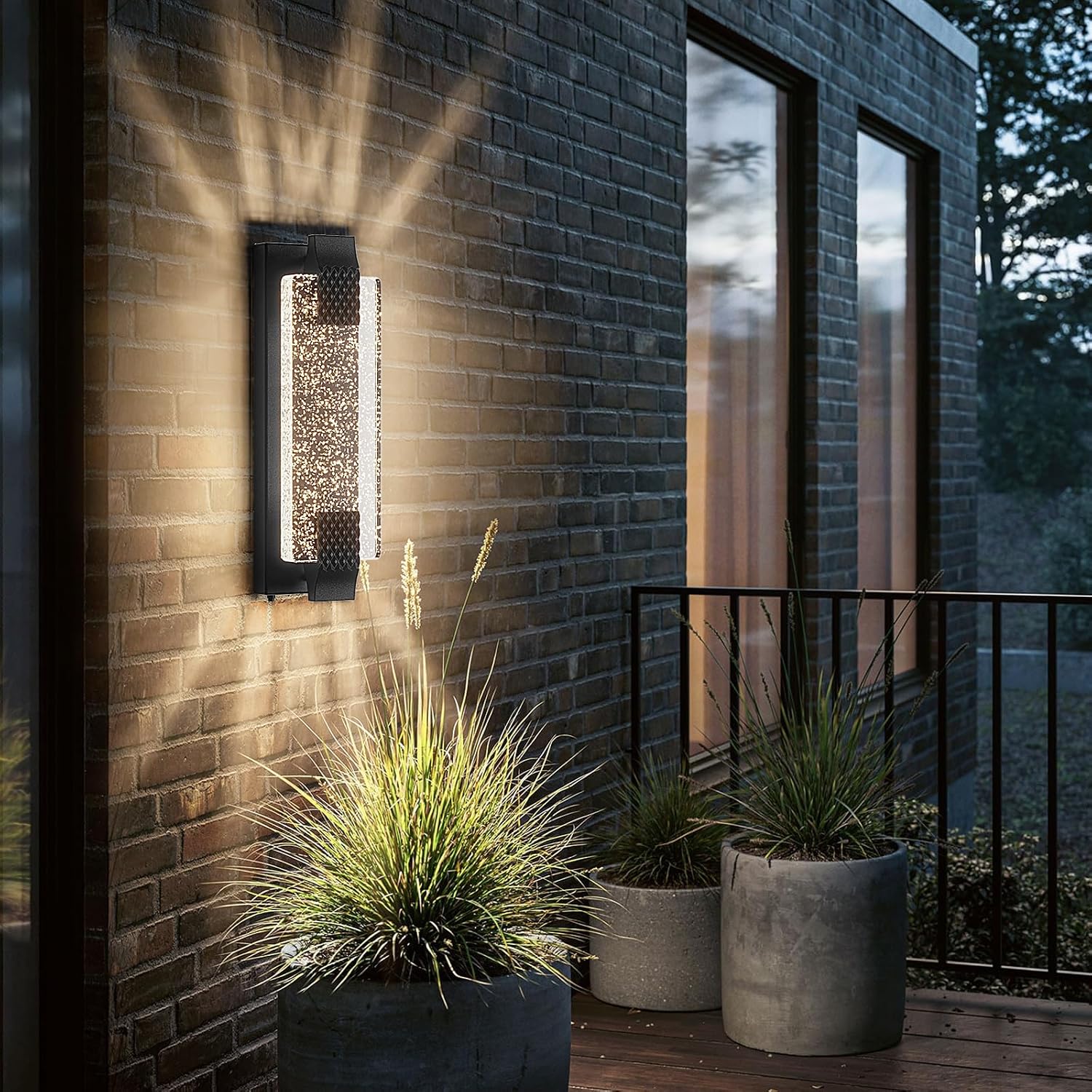 Outdoor Lighting With Sensor - 15.7インチLED屋外ポーチライト、夕暮れから夜明けまで点灯するセンサー付き、ハードワイヤード、IP65防水、パティオ、庭、ガレージ用のモダンな壁掛け照明